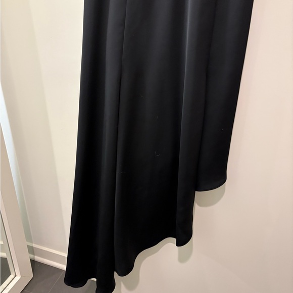 KEEPSAKE the Label Black Asymmetrical Slit Gown - Picture 3 of 6